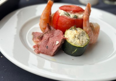 Surf & Turf mit Gefüllter Zucchini/Tomate